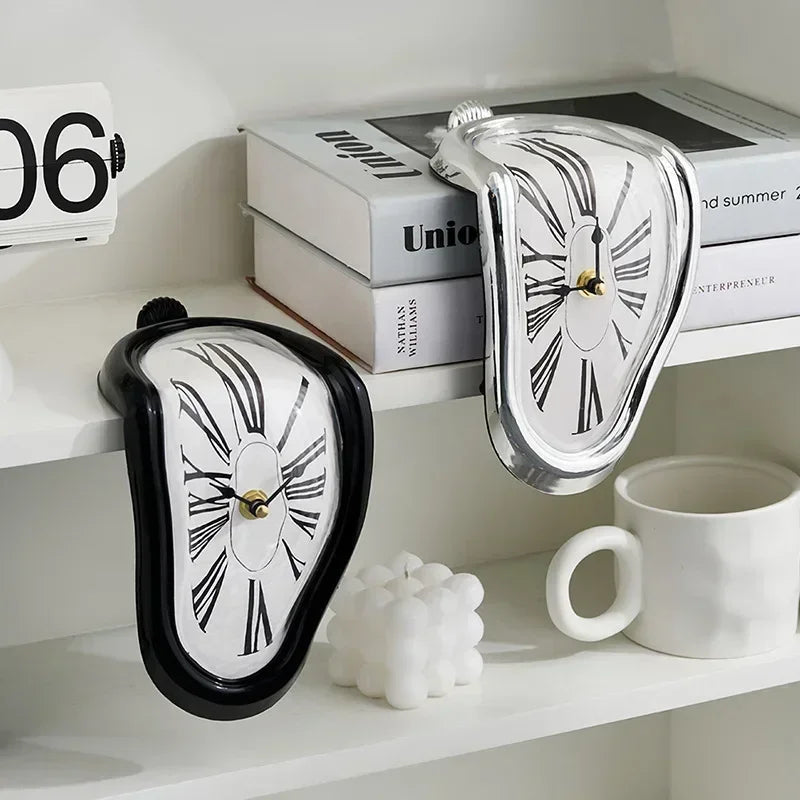 MELTING CLOCK