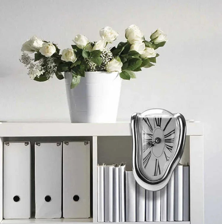 MELTING CLOCK